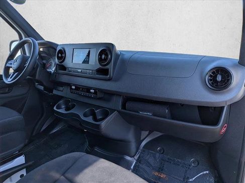 Used 2024 Mercedes-Benz Sprinter 2500 image 22