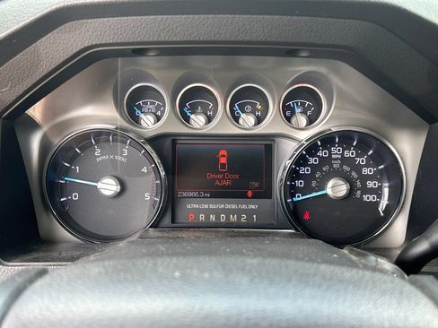 Used 2014 Ford F250 Lariat w/ Lariat Interior Package AWD/4WD image 14