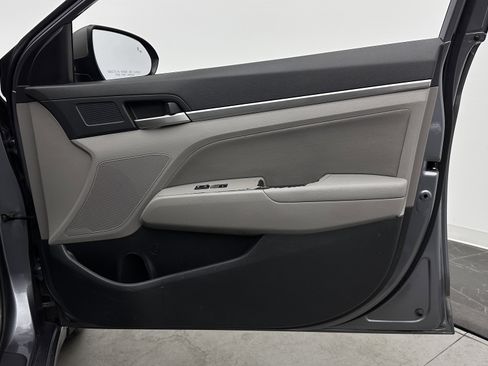 Used 2019 Hyundai Elantra SEL FWD image 30