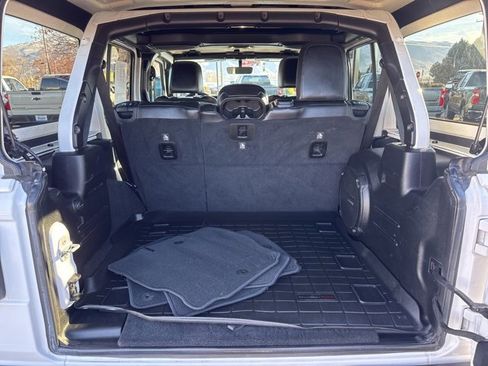 Used 2019 Jeep Wrangler Unlimited Sahara image 11