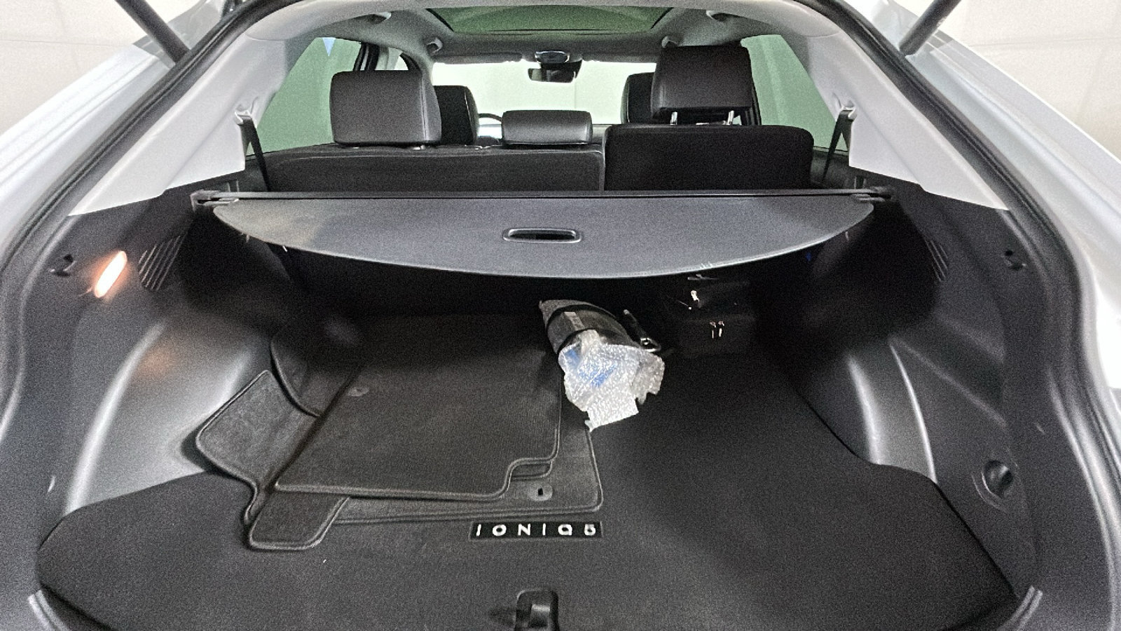 Used 2023 Hyundai Ioniq 5 Limited w/ Cargo Package AWD/4WD image 36
