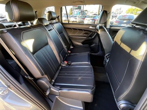 Used 2024 Volkswagen Tiguan SE image 24