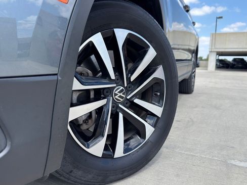 Used 2022 Volkswagen Tiguan S image 5