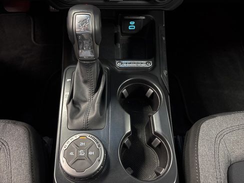 Used 2025 Ford Bronco Big Bend image 34