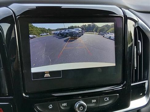Used 2023 Chevrolet Traverse LT FWD image 20