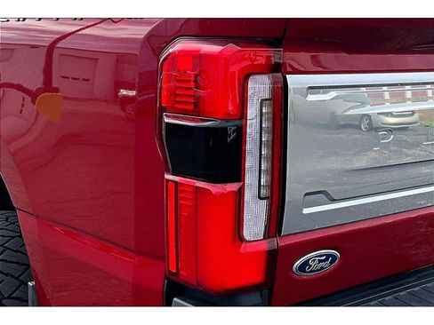Used 2024 Ford F250 Platinum AWD/4WD image 31