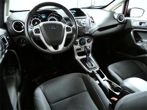 Used 2016 Ford Fiesta SE image 4