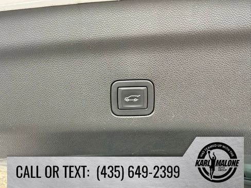 Used 2024 Chevrolet Tahoe Premier AWD/4WD image 35