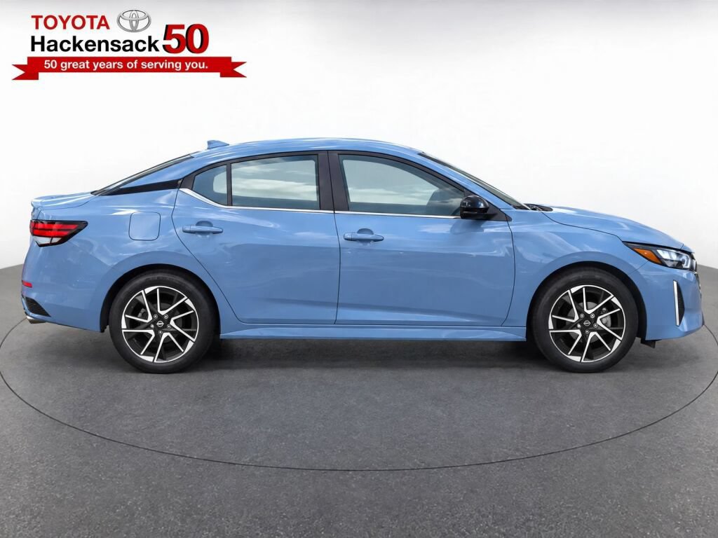Used 2024 Nissan Sentra SR FWD image 8