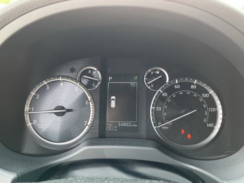 Used 2023 Lexus GX 460 Luxury w/ Accessory Package image 22