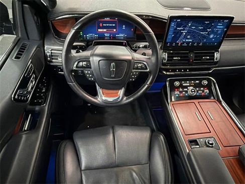 Used 2024 Lincoln Navigator Reserve w/ Monochromatic Package image 25