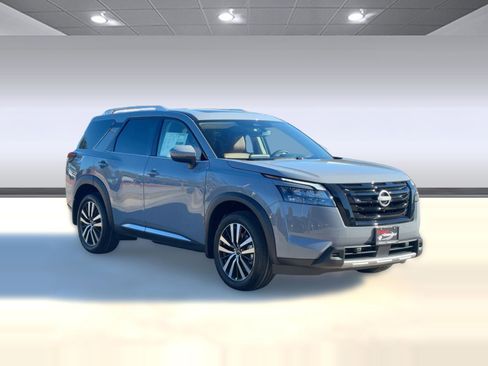 New 2025 Nissan Pathfinder Platinum w/ Black Appearance Package image 7