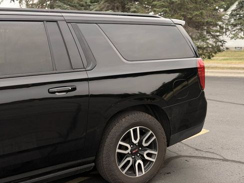 Used 2021 GMC Yukon XL AT4 w/ AT4 Premium Plus Package AWD/4WD image 4