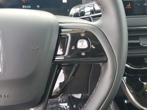 New 2026 Lincoln Corsair Premiere image 17