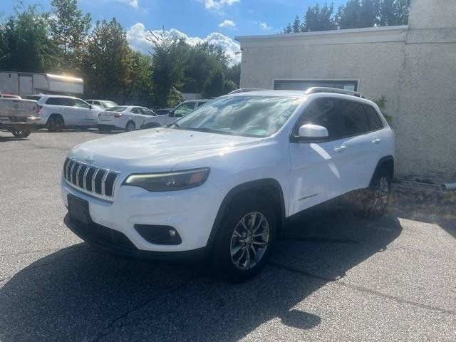Used 2019 Jeep Cherokee Latitude Plus w/ Cold Weather Group AWD/4WD image 3
