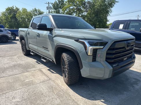 Used 2025 Toyota Tundra SR5 RWD image 2