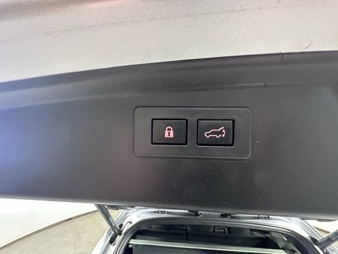 Used 2024 Subaru Outback Premium image 14