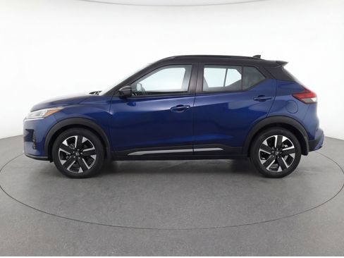 Used 2025 Nissan Kicks SV AWD/4WD image 5