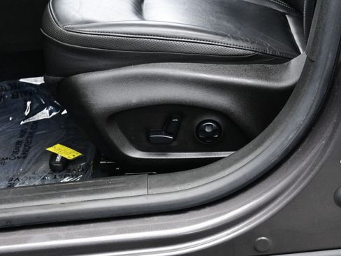 Used 2021 Jeep Renegade Limited image 12