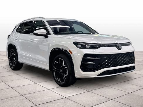 New 2026 Volkswagen Tiguan SEL R-Line AWD/4WD image 2