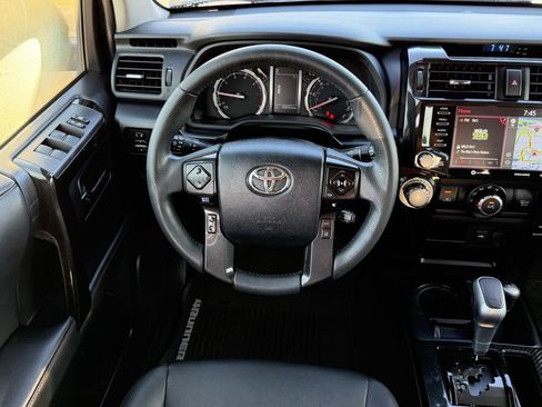 Used 2020 Toyota 4Runner TRD Off-Road Premium AWD/4WD image 13