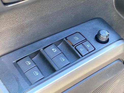 Used 2022 Toyota Tacoma SR5 w/ Technology Package RWD image 13