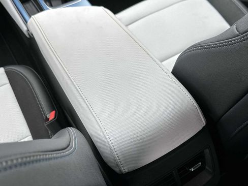 Certified 2024 Chevrolet Equinox EV LT image 24