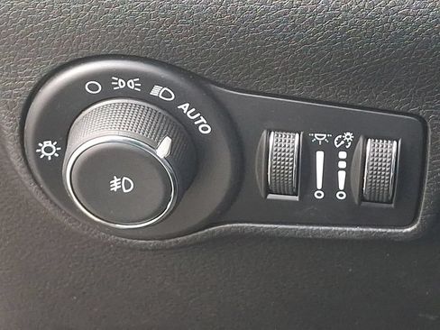 Used 2024 Jeep Compass Latitude AWD/4WD image 23