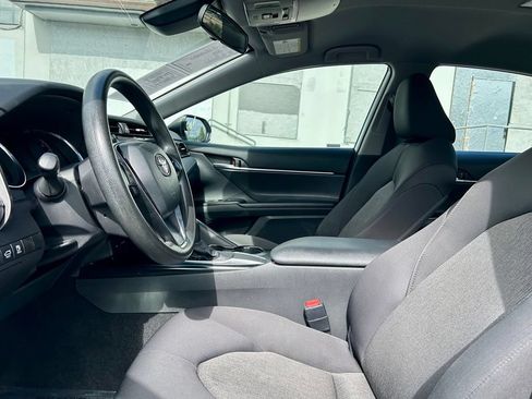 Used 2020 Toyota Camry LE FWD image 10