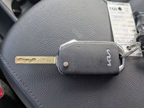 Used 2024 Kia Soul LX w/ Option Group 015 FWD image 31