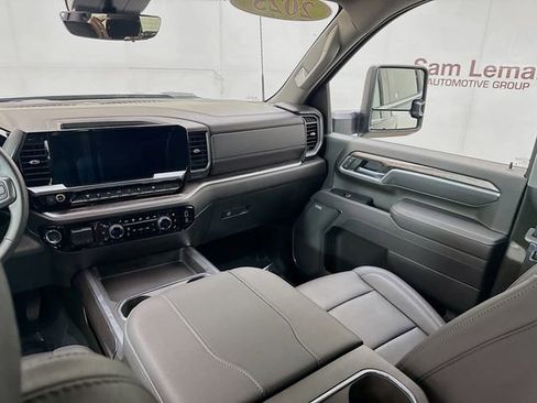 Used 2025 Chevrolet Silverado 2500 LTZ w/ LTZ Premium Package AWD/4WD image 27