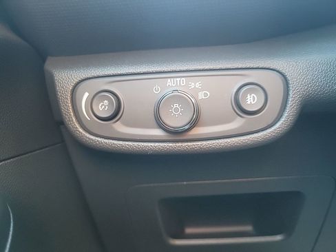 Used 2023 Chevrolet TrailBlazer LT w/ Convenience Package image 9