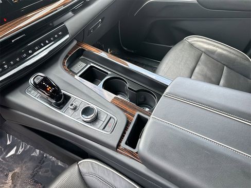 Used 2023 Cadillac Escalade Premium Luxury image 24