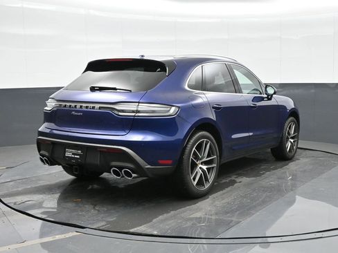 Certified 2024 Porsche Macan image 7
