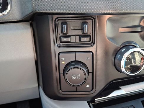 Used 2023 Ford F450 Limited w/ FX4 Off-Road Package AWD/4WD image 27