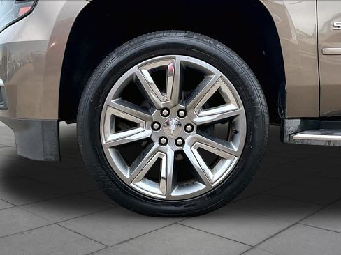 Used 2015 Chevrolet Suburban LTZ AWD/4WD image 10