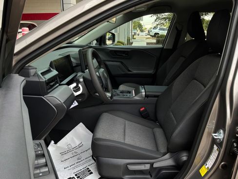 Used 2026 Toyota RAV4 LE AWD/4WD image 11