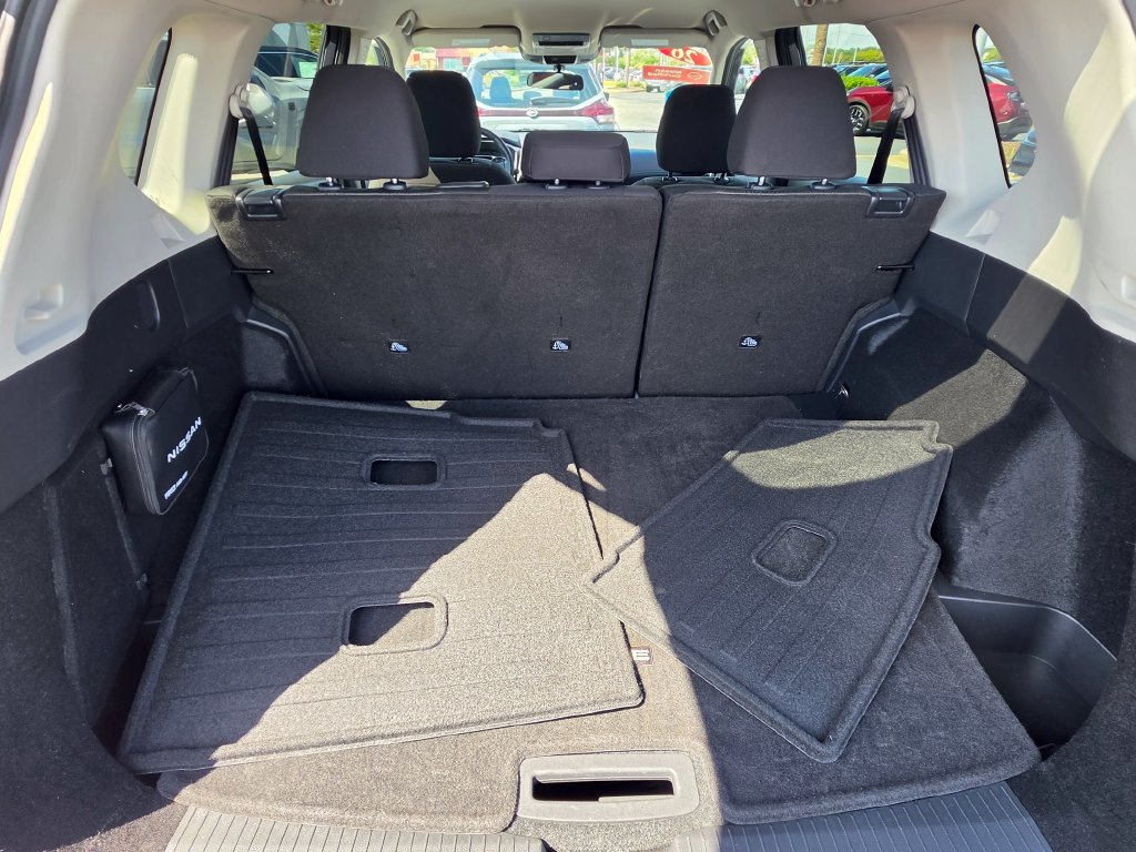 Certified 2026 Nissan Rogue SV FWD image 11