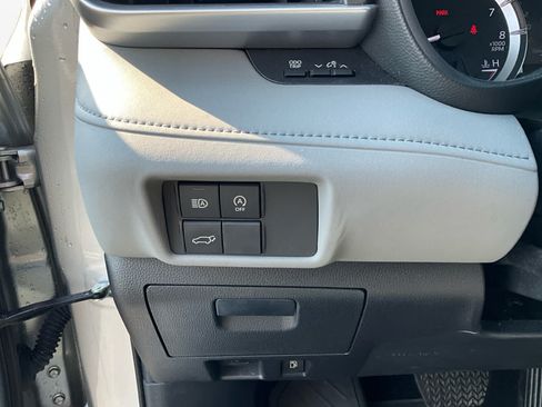 Used 2023 Toyota Highlander LE FWD image 20