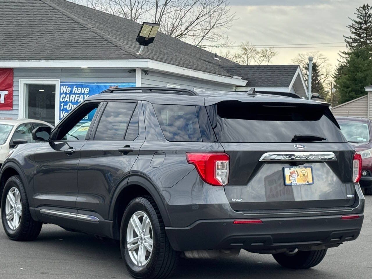 Used 2020 Ford Explorer XLT w/ Comfort Package AWD/4WD image 5