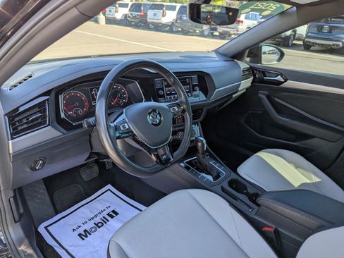 Used 2021 Volkswagen Jetta R-Line FWD image 12