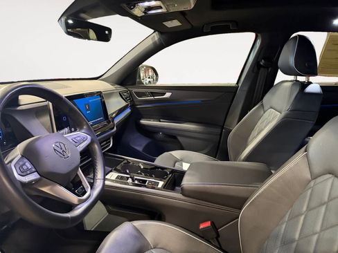 Used 2024 Volkswagen Atlas Cross Sport SEL Premium R-Line image 10