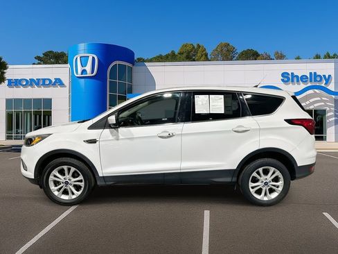 Used 2019 Ford Escape SE image 5