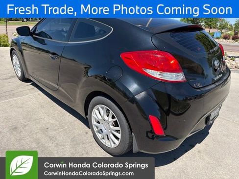 Used 2013 Hyundai Veloster w/ Tech Pkg FWD image 5