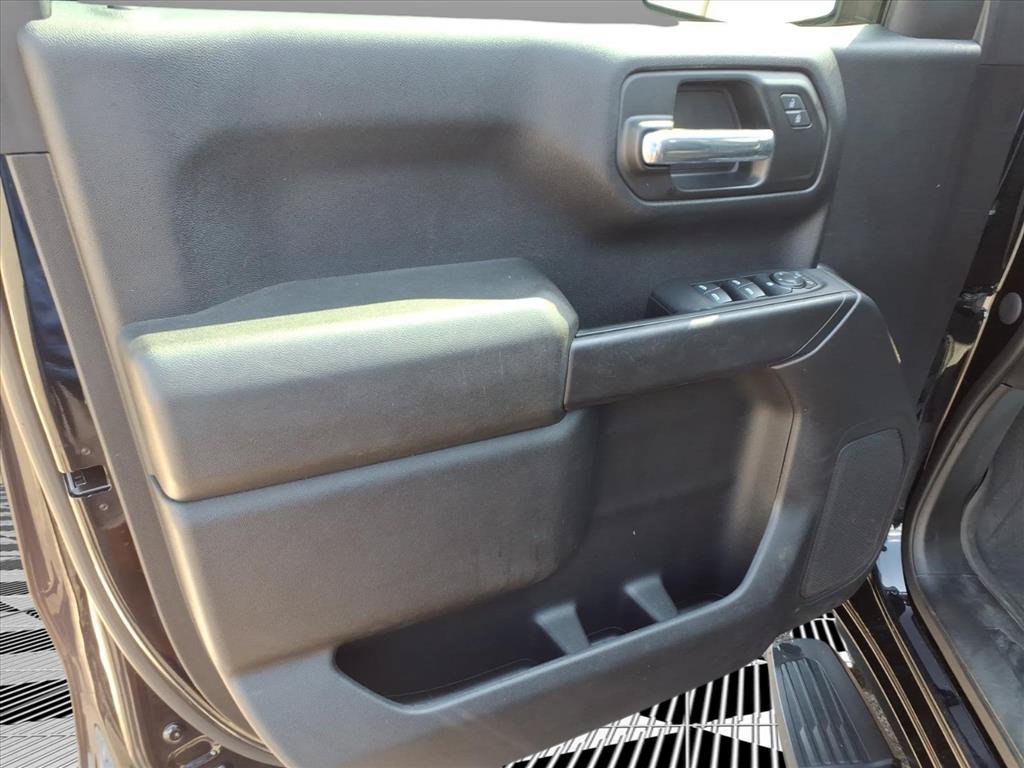 Used 2023 Chevrolet Silverado 1500 Custom AWD/4WD image 16
