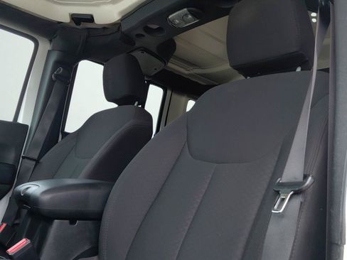 Used 2018 Jeep Wrangler Unlimited Sport S AWD/4WD image 10
