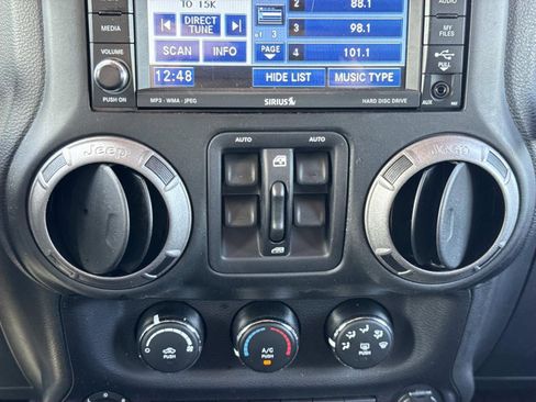 Used 2016 Jeep Wrangler Unlimited Sport AWD/4WD image 10