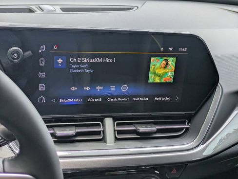 New 2026 Chevrolet Trax ACTIV w/ Sunroof Package FWD image 17