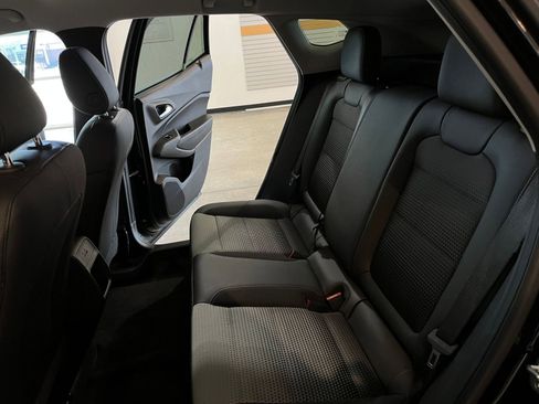 Used 2025 Chevrolet Trax LT w/ LT Convenience Package image 38