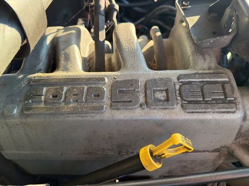 Used 1996 Ford Bronco XLT image 12